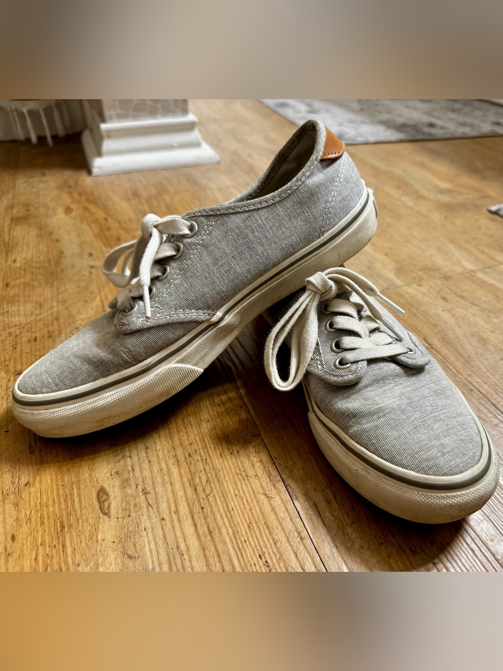 Vans Low-Top Canvas Sneakers in Light Gray - Women’s size 8